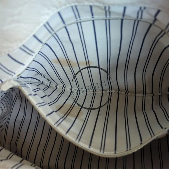 Louis Vuitton Cream Shoulder Bag - Picture 12 of 16